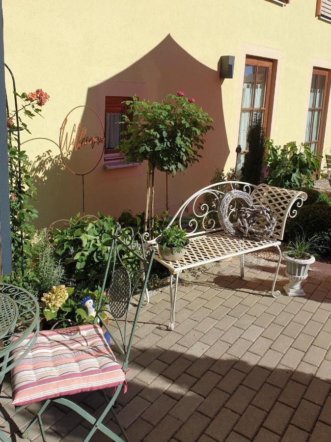 Hausner'S Hotel- Studio Apartments Altenstadt an der Waldnaab Bagian luar foto